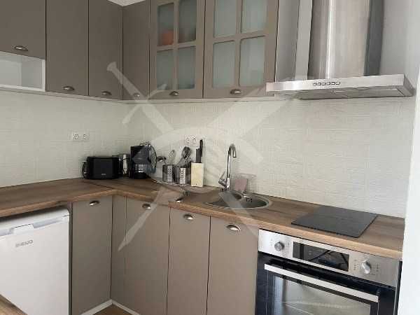 Продава се Едностаен апартамент в София, Хладилника - 35 кв.м за 2658 €/кв.м - Снимка #1