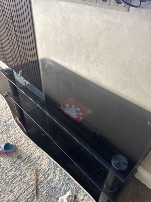 Стеклянная подставка для телевизора