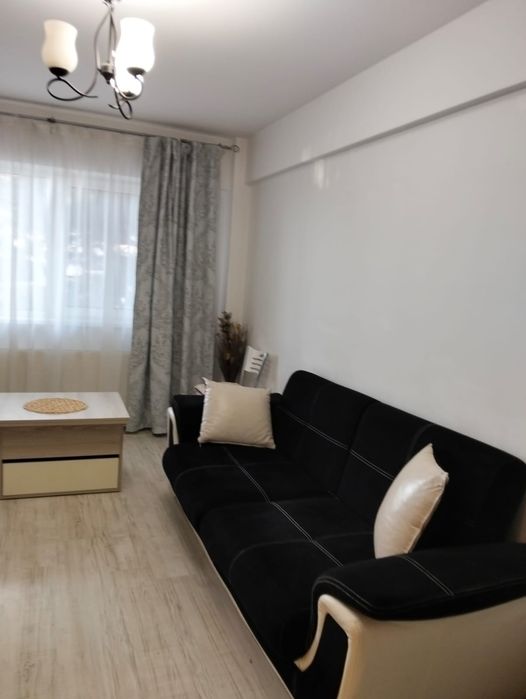 Închiriez apartament cu două camere!!!