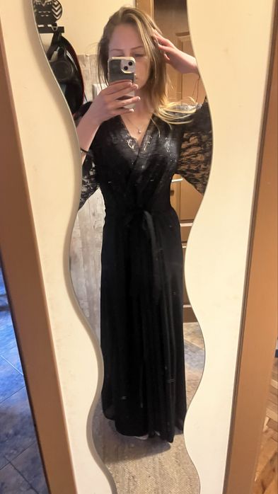 Официални рокли .