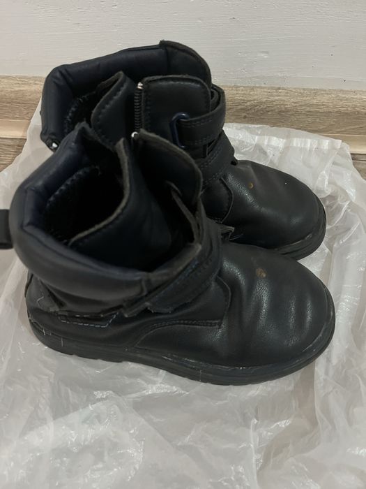 Продам осенние сапожки для мальчика