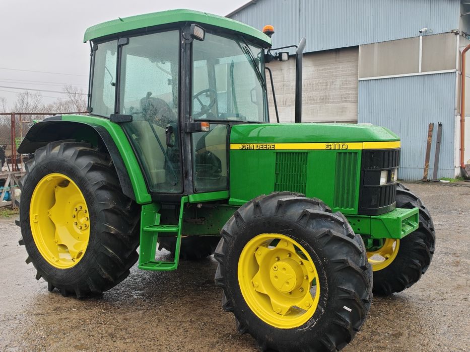 Tractor John Deere 6110