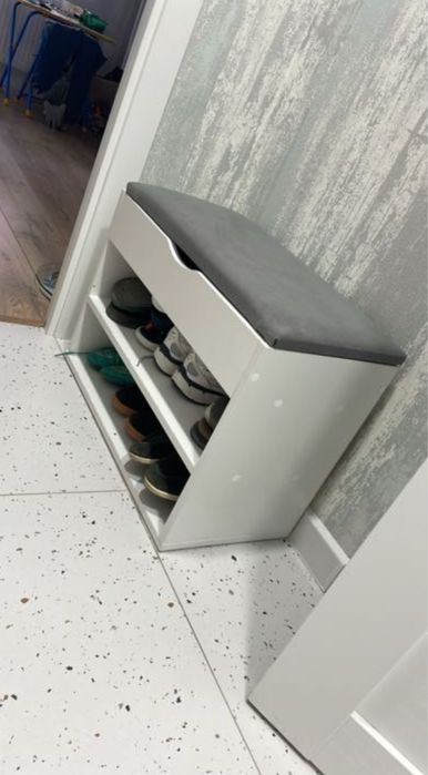 Продам обувницу.