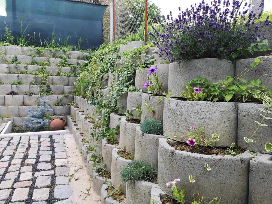 Терасиране на стръмен терен, двор на тераси