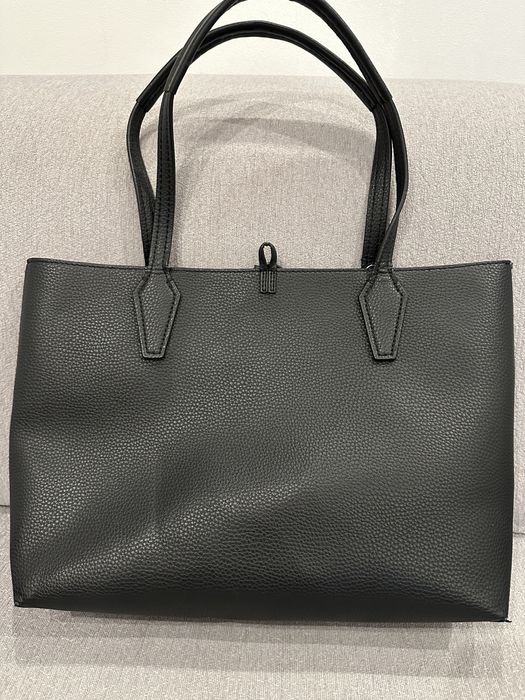 Двулицева чанта от еко кожа Guess + несесер чантичка