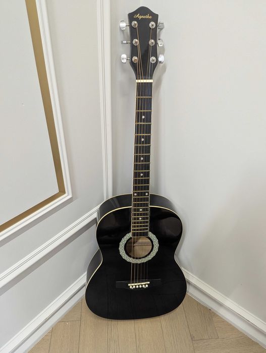 Акустическая гитара agnetha