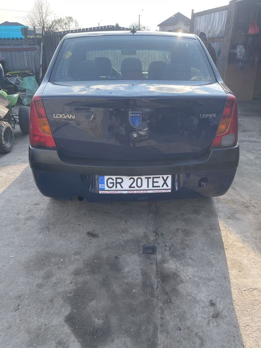 Vand sau schimb dacia logan