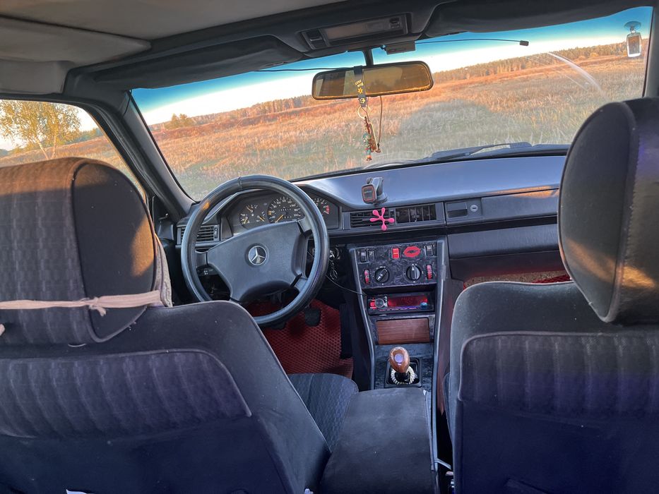 Mercedes-Benz W124