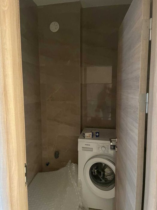 Продава се Тристаен апартамент в Пловдив, Остромила - 95 кв.м за 940 €/кв.м - Снимка #16