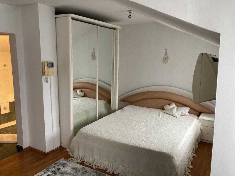 Тристаен мезонет в Братя Миладинови