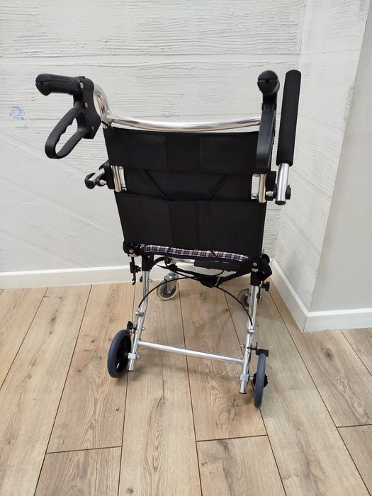 Инвалидная коляска