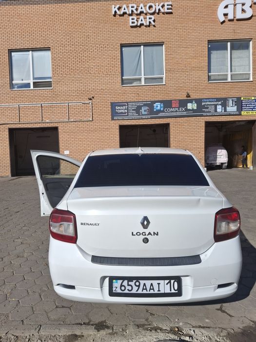 Рено Логан 2017год