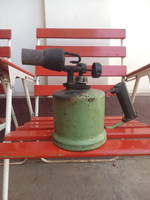 Паяльная лампа .