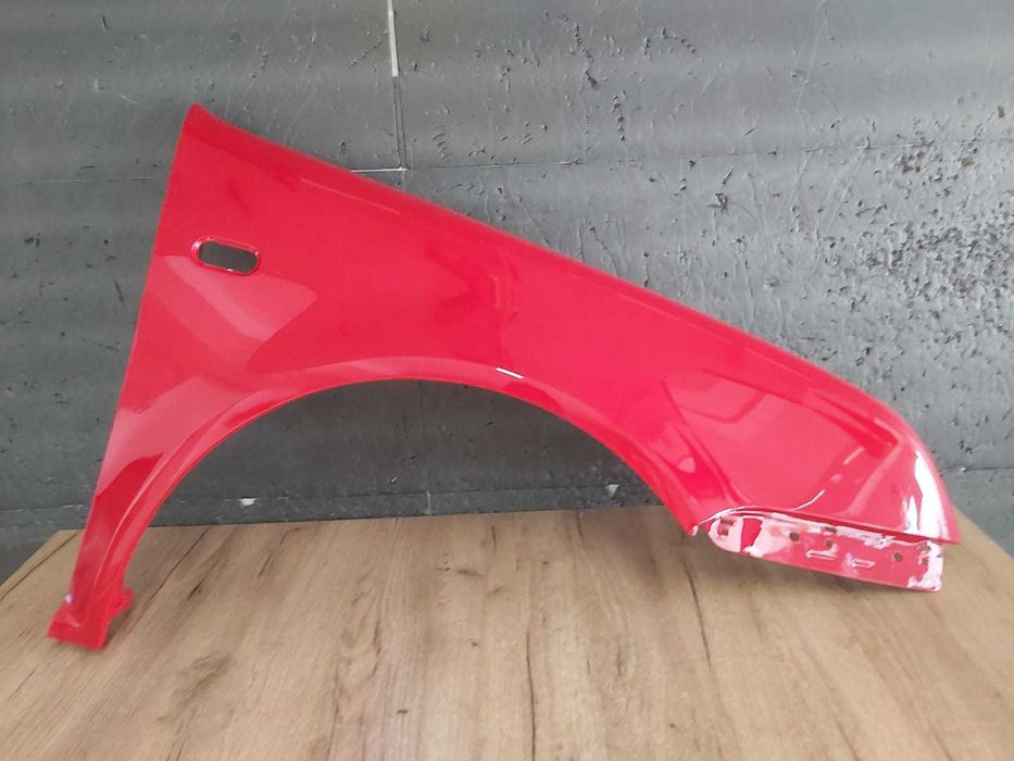 Aripa Fata Dreapta VW Bora An 1998-2005 (LY3D (Rosu))