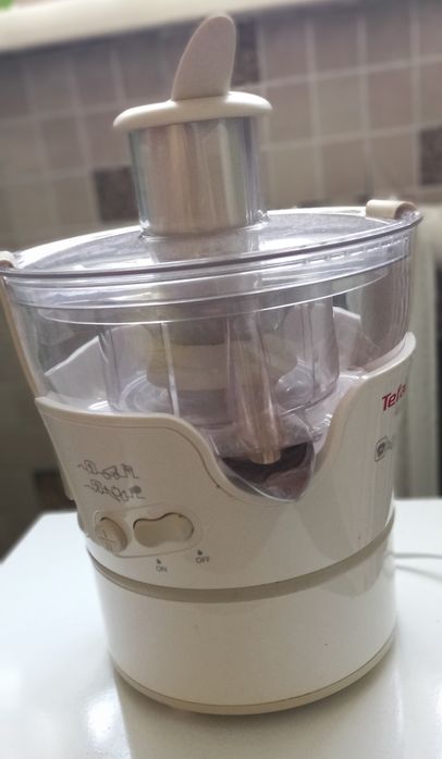 Продам соковыжималку TEFAL