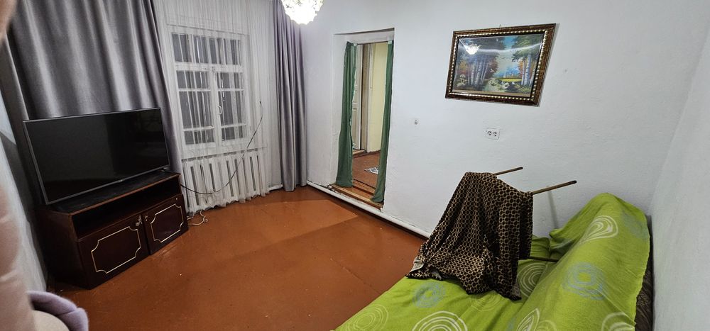 Сдам на длительный срок пол дома.