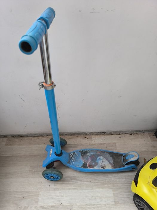 Велосипед,самокат,машина б у продам