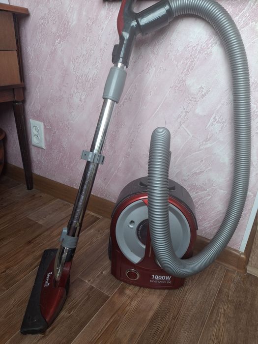 Пылесос для домашней уборки