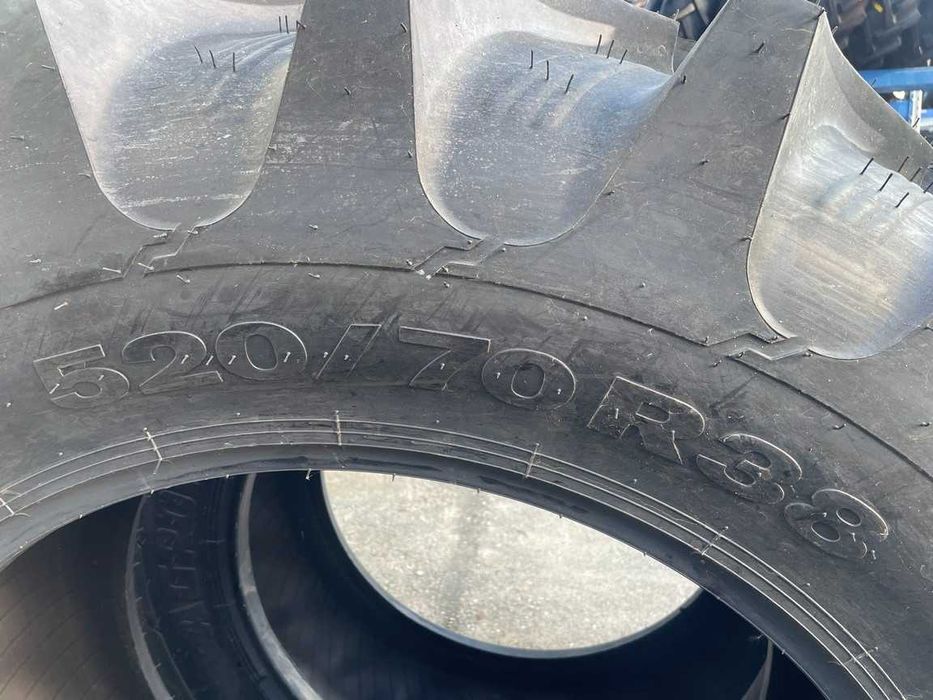 Anvelope noi radiale 520/70R38 marca Ozka pentru tractor spate Fendt