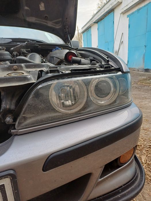 Резиновый уплотнитель фар бмв е39.