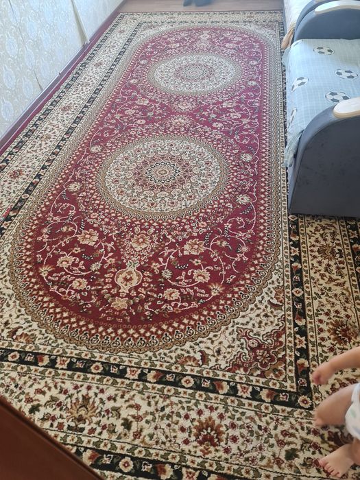 Продам ковёр в отличном состояний.