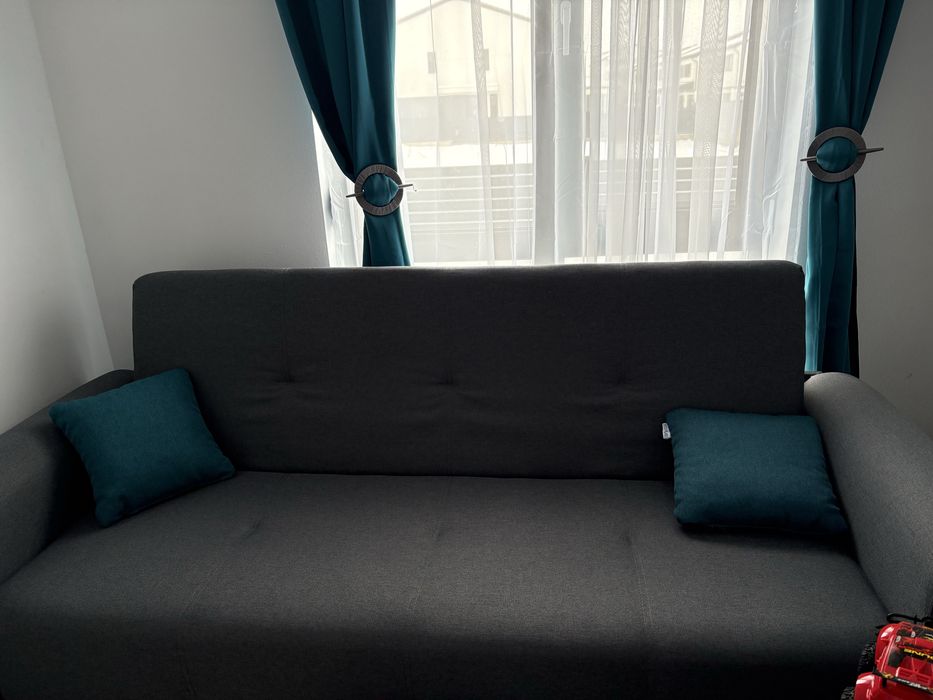 Vand canapea extensibila , cu spatiu de depozitare