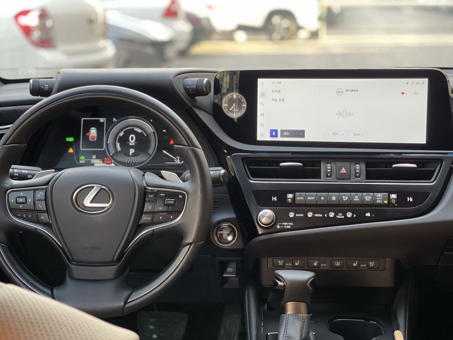 LEXUS ES 300 Hybrit (Premium) 2025 Full