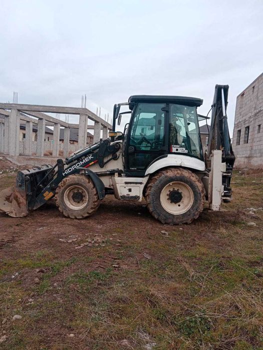 Экскаватор погрузчик HIDROMEK 102 B