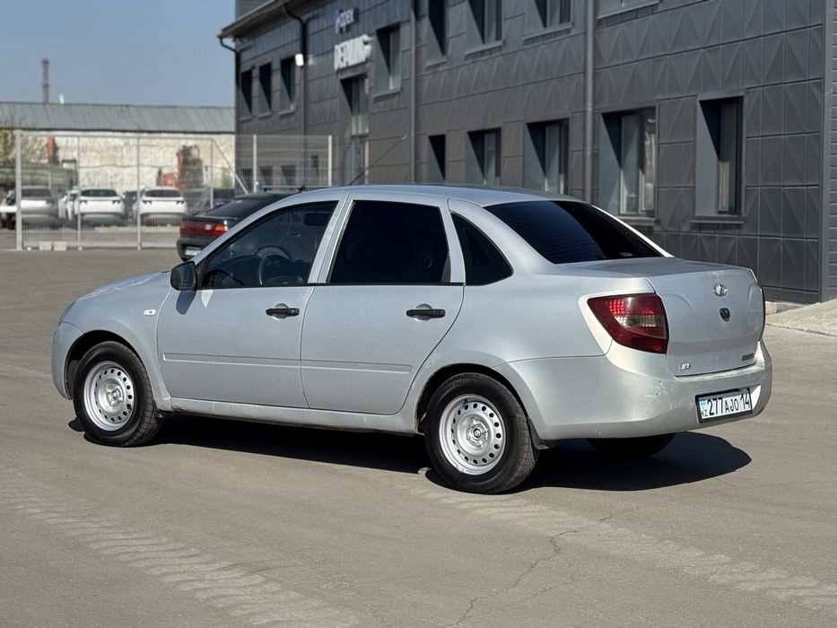 Lada Granta 2013 год