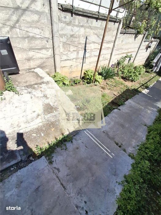 Apartament cu pivnita si curte de 211 mp zona 0