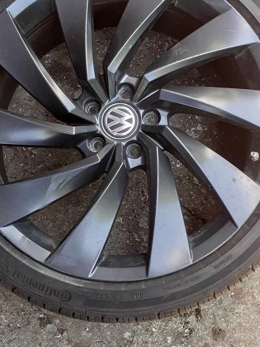 VW Arteon на части