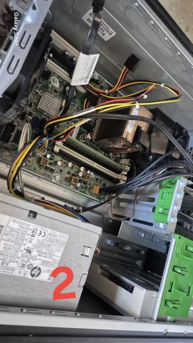 Офис компютър - с AMD A8 процесор, 4 GB RAM+свободни 3 места и 250 GB