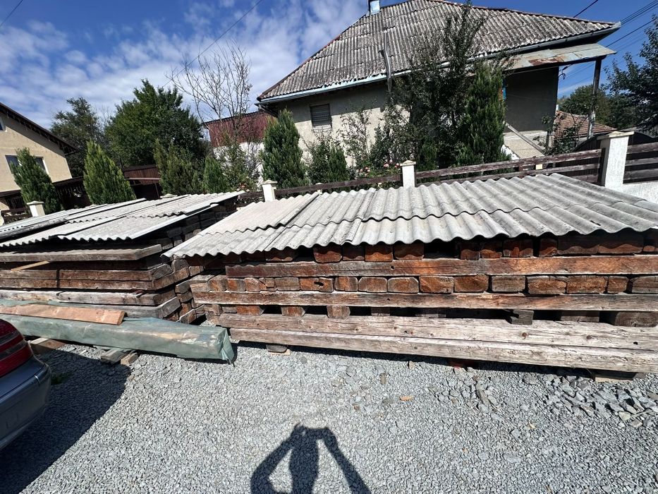Lemn vechi din casa bătrânească