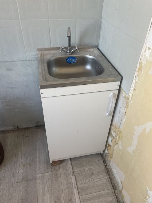 Мойка с раковиной и смесителем