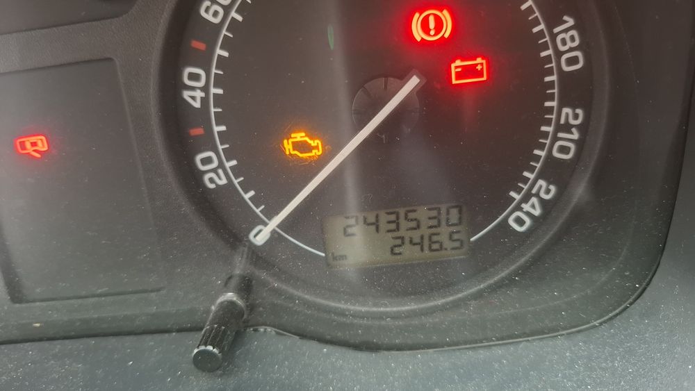 Skoda Octavia 1 • 1.9 TDI • 2007 • Avariată • Motor PORNEȘTE • Cod mot