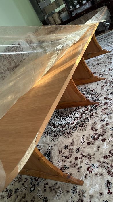 Продам стол со стульями для гостинной