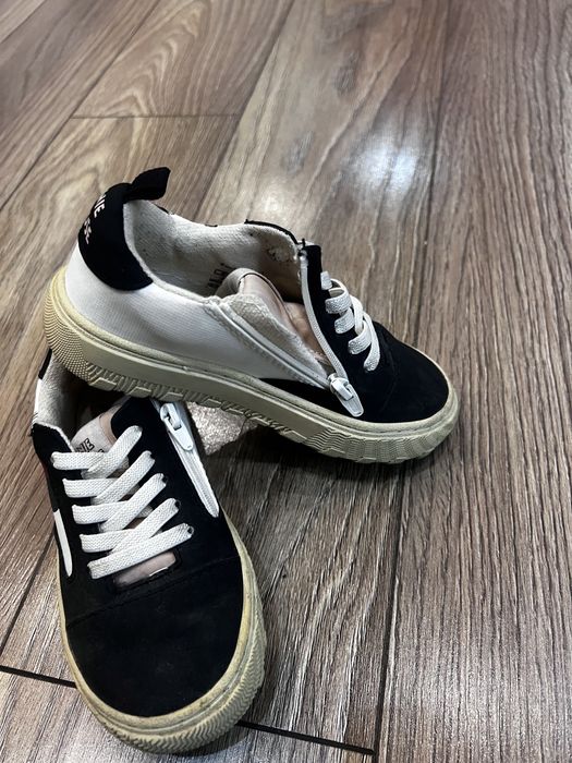 Продам кеды на девочку