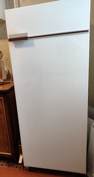 Продам Холодильник Бирюса