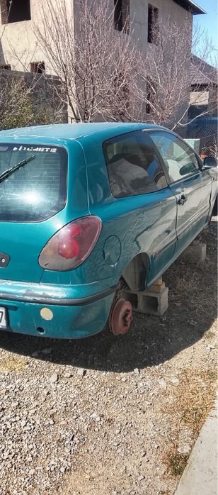 Машина Fiat Bravo