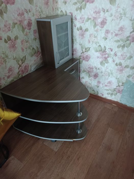 Тумба на колёсиках