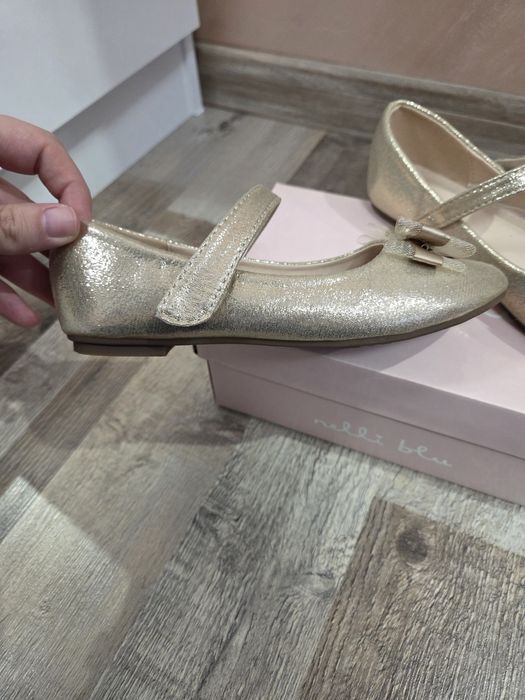 Златисти балеринки Nelli Blu