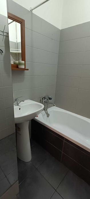 Închiriez ap. 2 camere la 10 min. de mers pe jos de metrou Apărătorii Patriei
