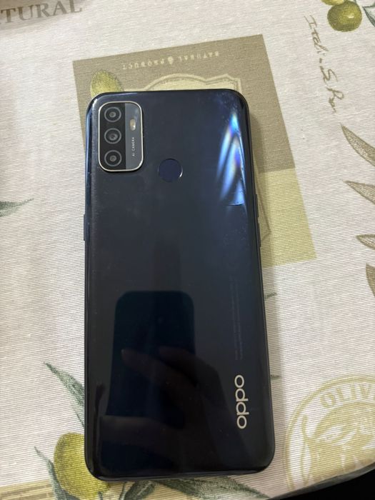 Телефон OPPO A53 в хорошем состоянии