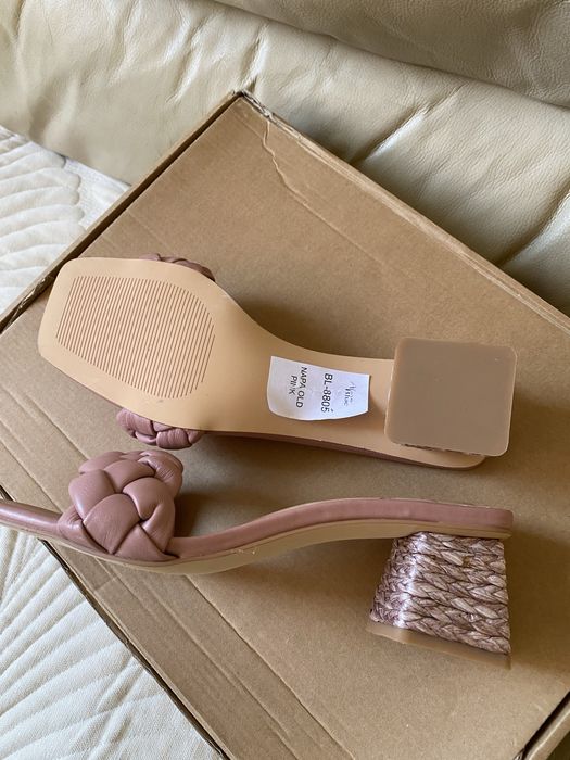 Дамски чехли широк ток