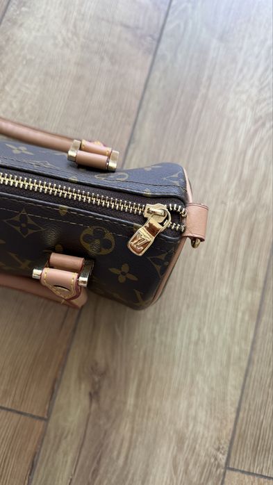 Geanta Louis vuitton Foarte frumoasa
