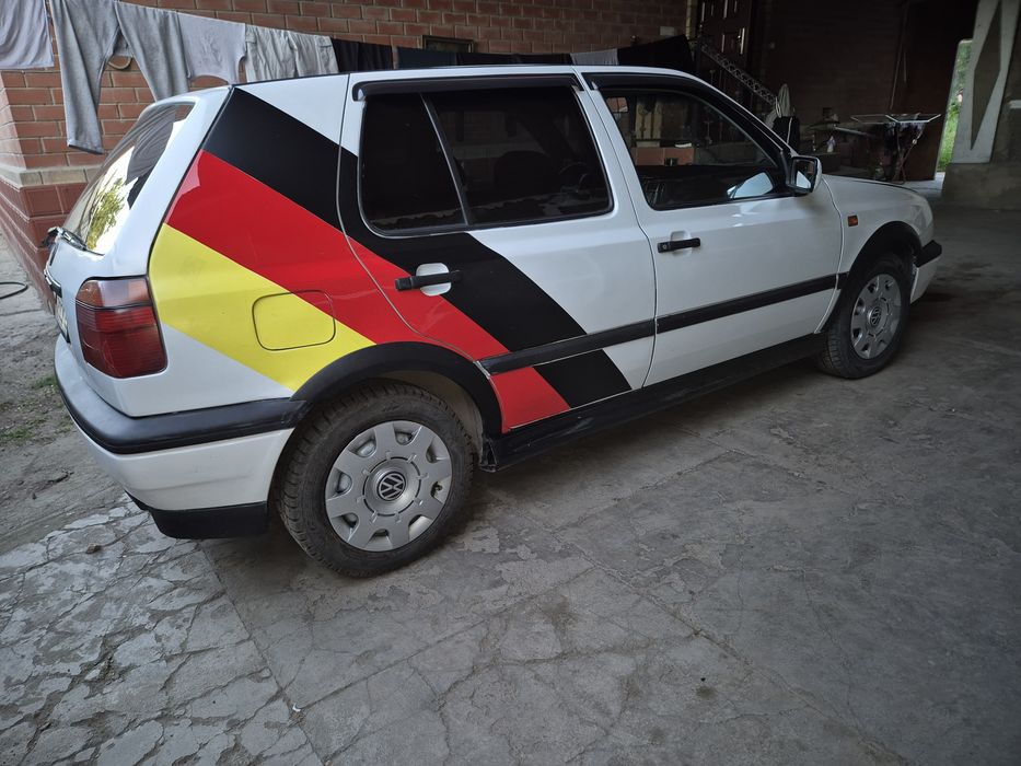 Гольф 3 1992 года 1,8 автомат