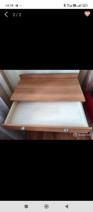 Продам косметический стол