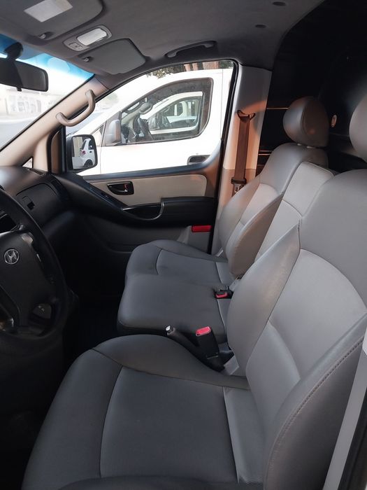 Hyundai_starex .
