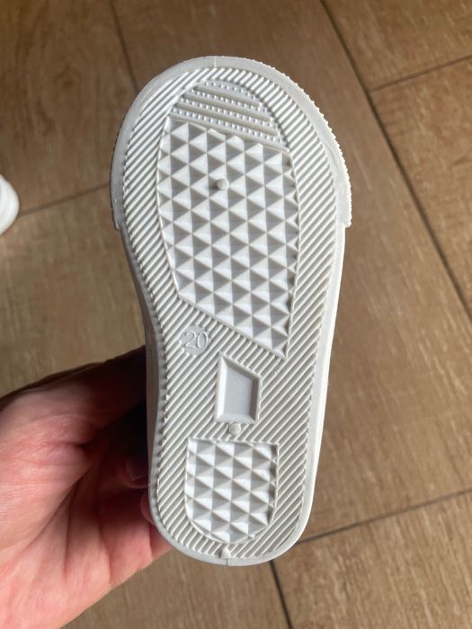 Сникърси Okaidi с велкро закопчаване