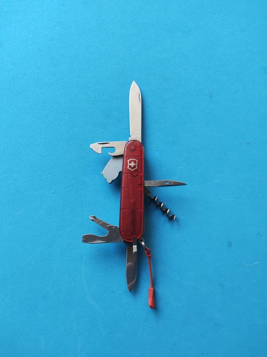 Рядък модел джобно ножче viktorinox